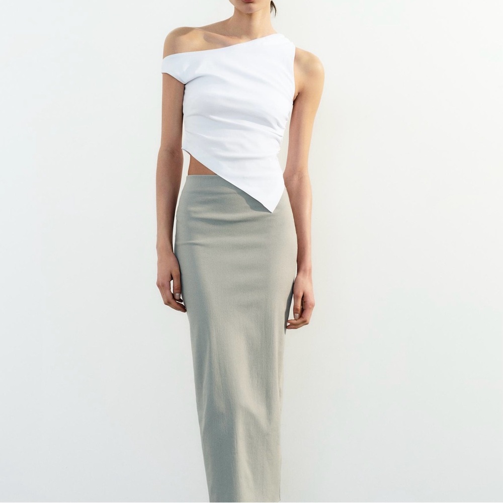 NWT Asymmetrical Ruched Off Shoulder Zara top
